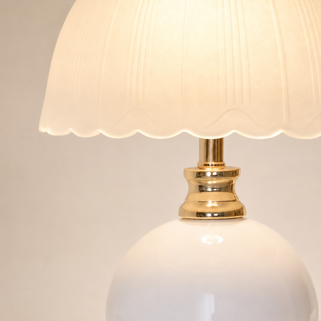 USB-Powered Ceramic & Glass LED Bedside Table Lamp – Celeste
